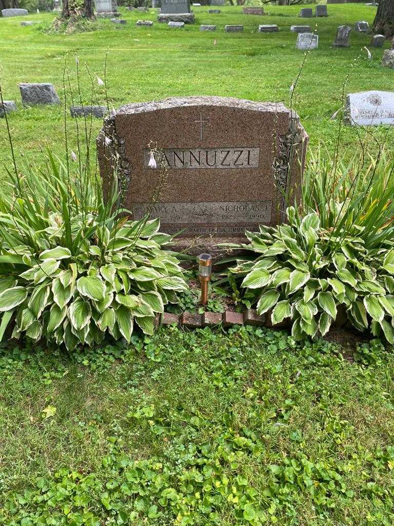 Mary A. Iannuzzi's grave. Photo 3