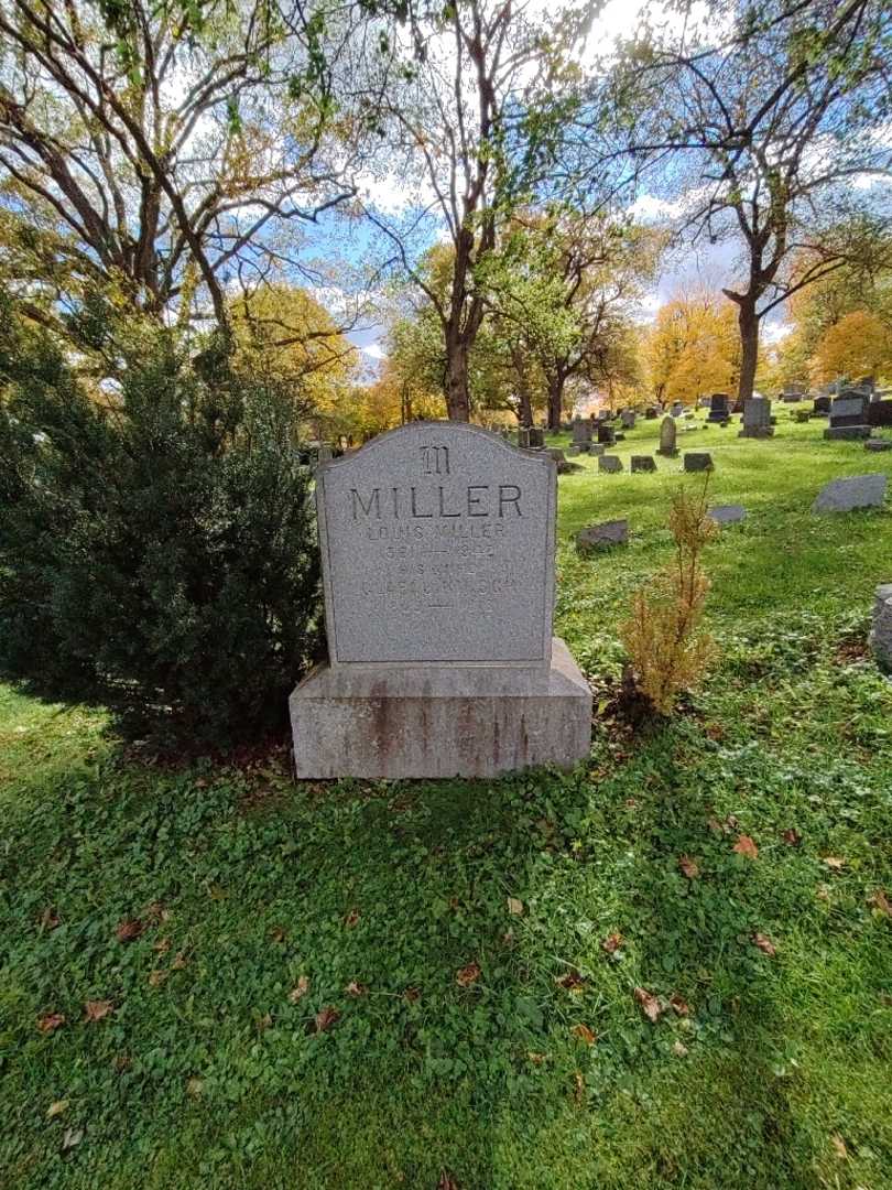 Louis Miller's grave. Photo 1