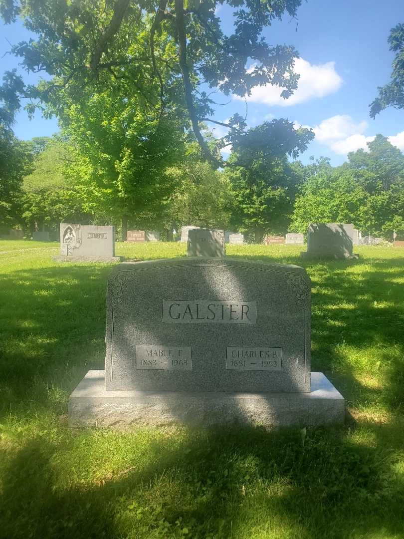 Mabel E. Galster's grave. Photo 2
