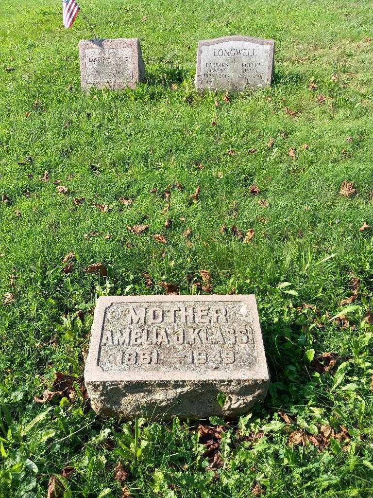 Amelia J. Klassi's grave. Photo 2