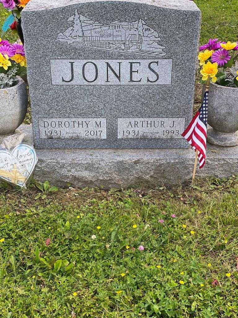Dorothy M. Jones's grave. Photo 3