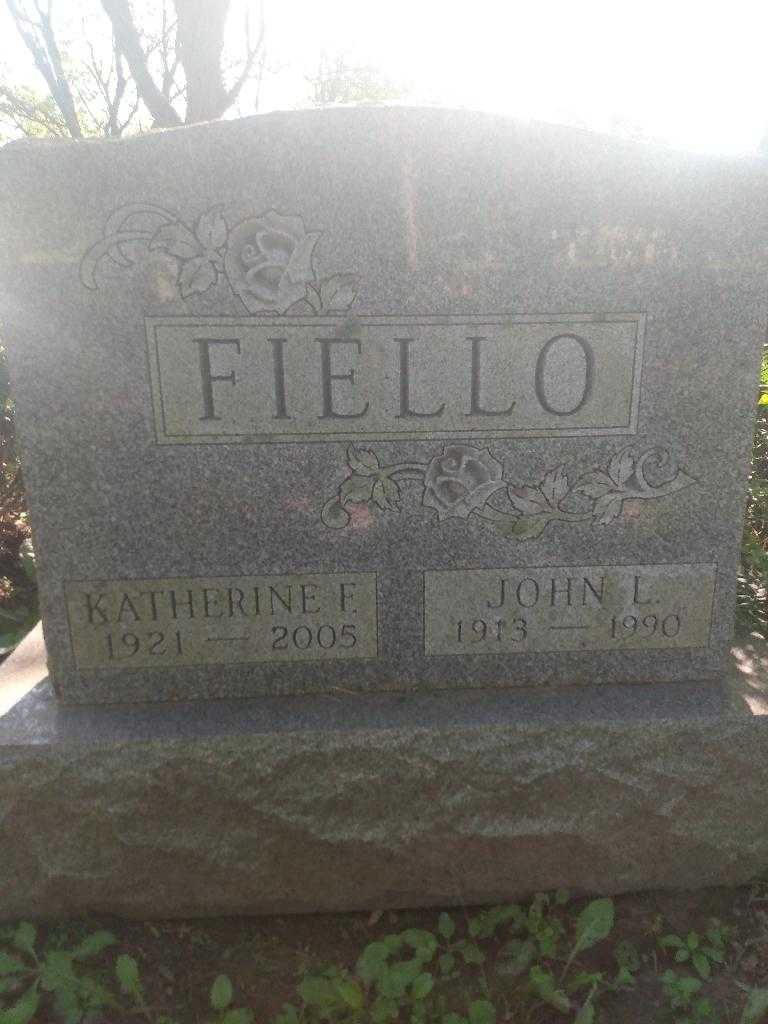 John L. Fiello's grave. Photo 3
