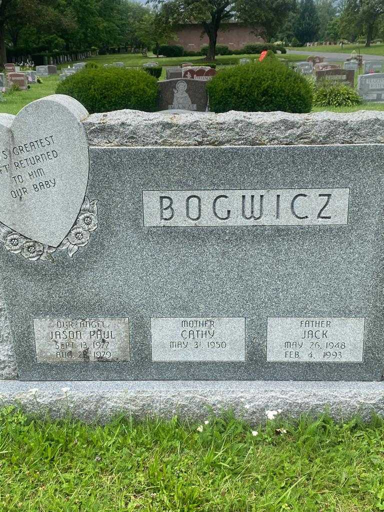 Jack Bogwicz's grave. Photo 3