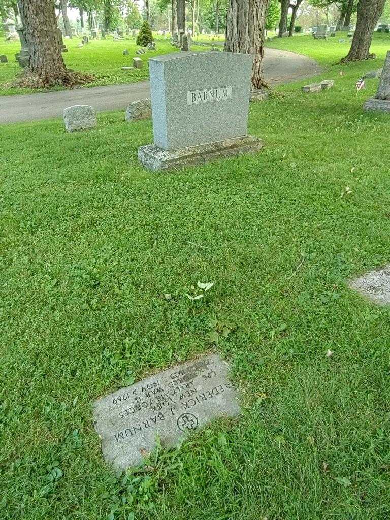 Frederick J. Barnum's grave. Photo 3