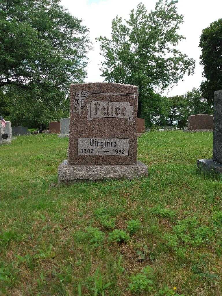 Virginia Felice's grave. Photo 1