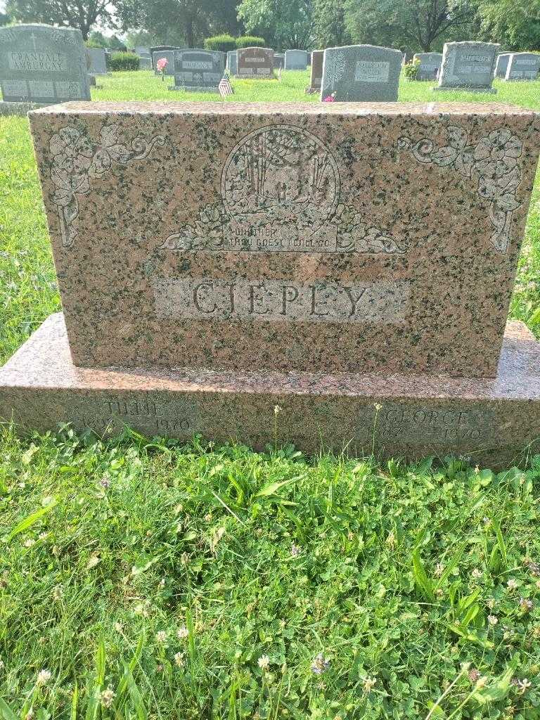 Teillie Cieply's grave. Photo 2