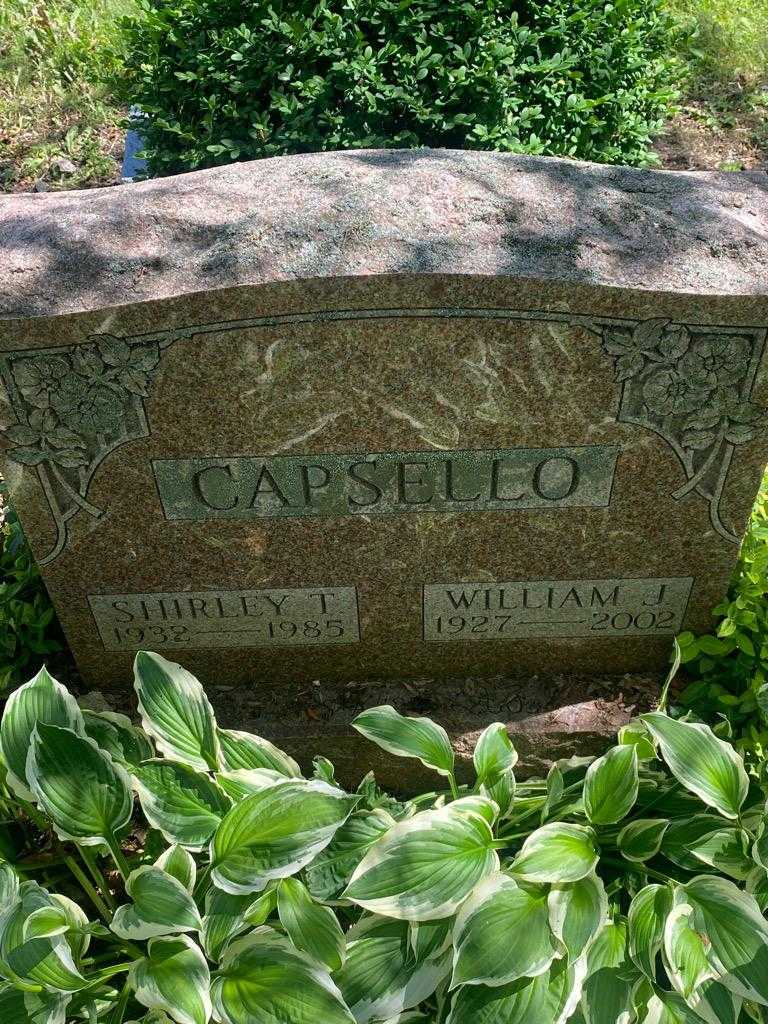 Shirley T. Capsello's grave. Photo 3