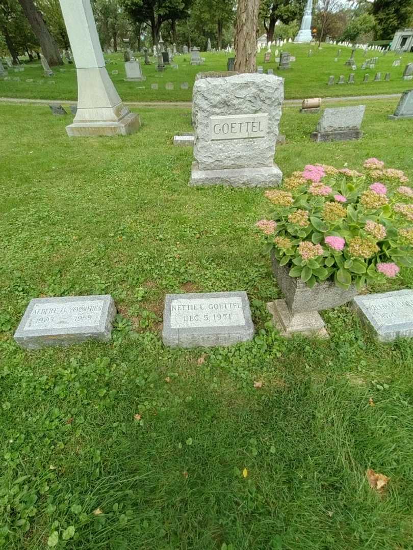 Nettie L. Goettel's grave. Photo 2