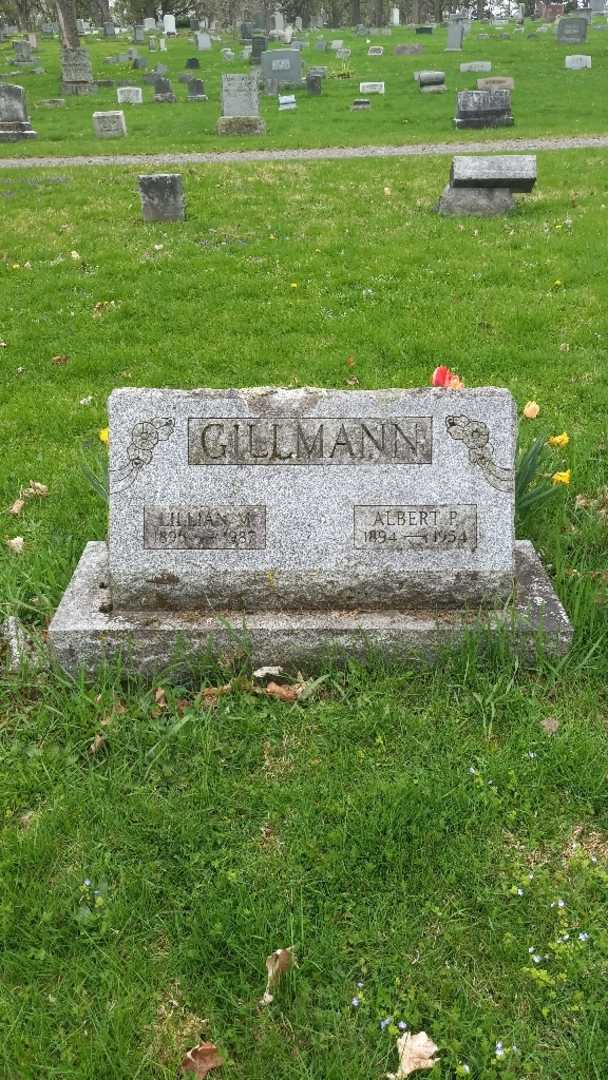 Lillian M. Gillmann's grave. Photo 2
