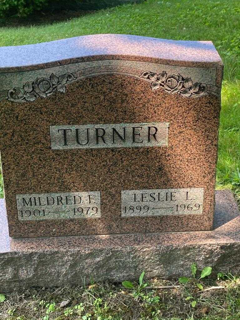 Leslie L. Turner's grave. Photo 3