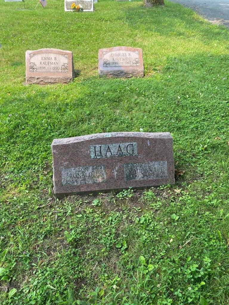 Madonna T. Haag's grave. Photo 2