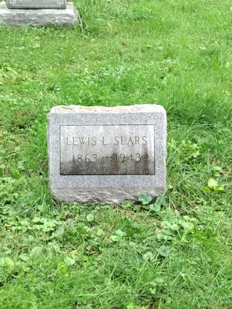 Lewis L. Sears's grave. Photo 2