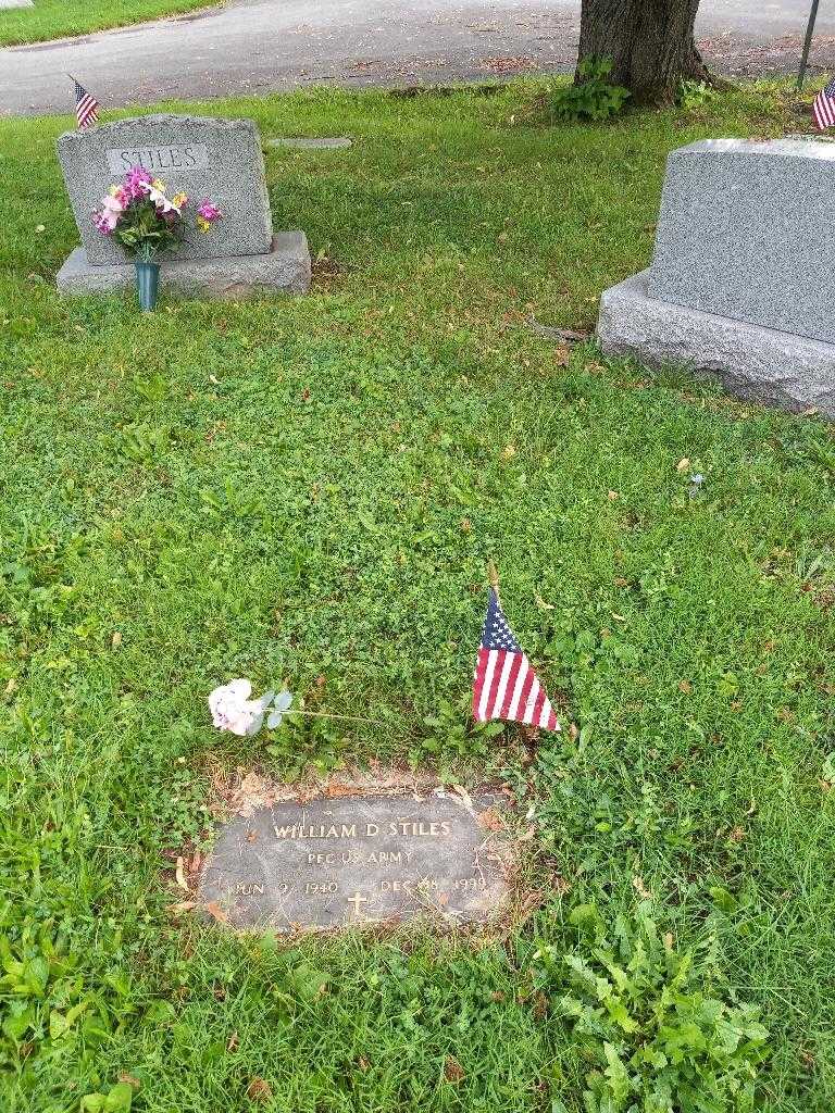 William Dean Stiles's grave. Photo 3