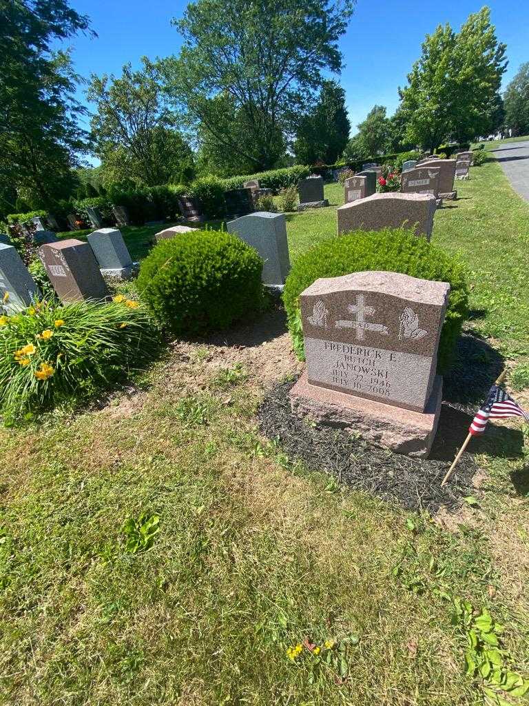 Frederick E. "Butch" Janowski's grave. Photo 1