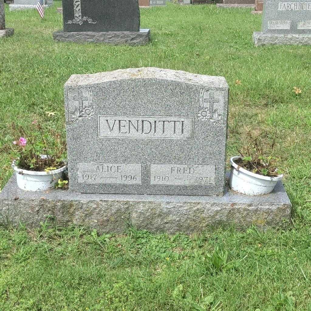 Fred Venditti's grave. Photo 3