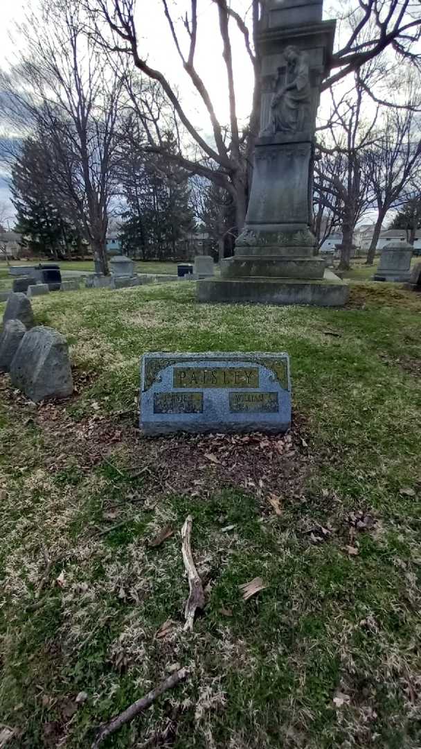 William A. Paisley's grave. Photo 15