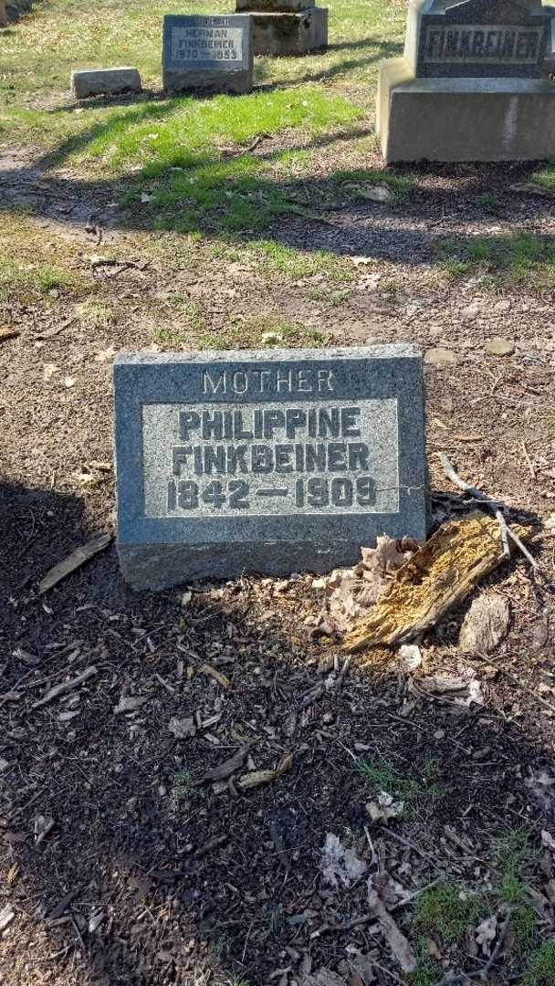 Philippine Finkbeiner's grave. Photo 5