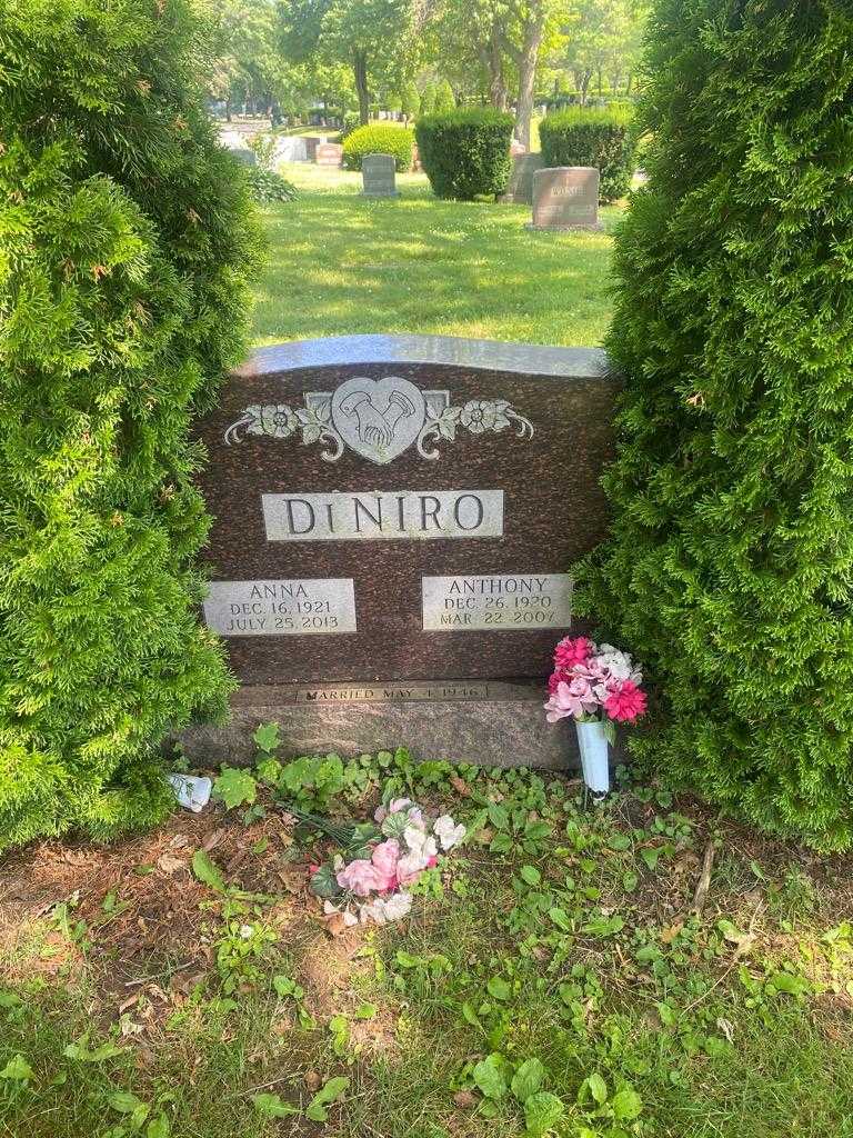 Anthony Di Niro's grave. Photo 2