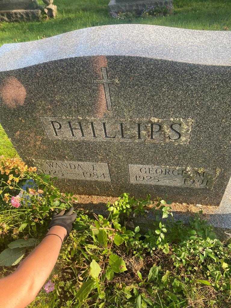 Wanda J. Phillips's grave. Photo 4