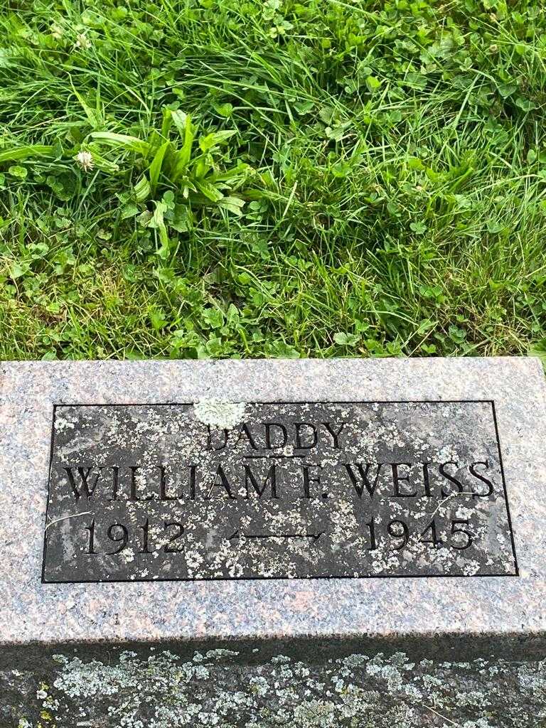 William F. Weiss's grave. Photo 3