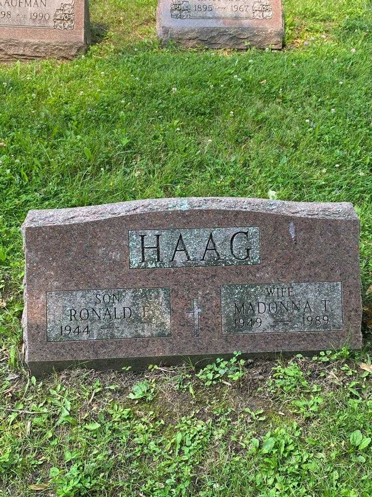 Madonna T. Haag's grave. Photo 3