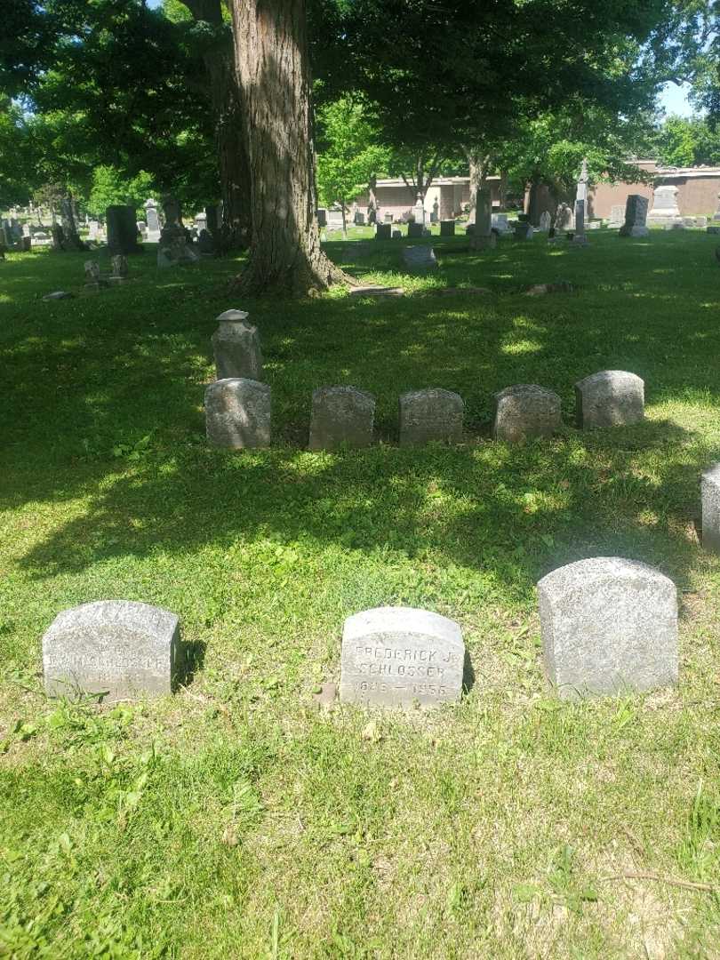 Frederick J. Schlosser's grave. Photo 2