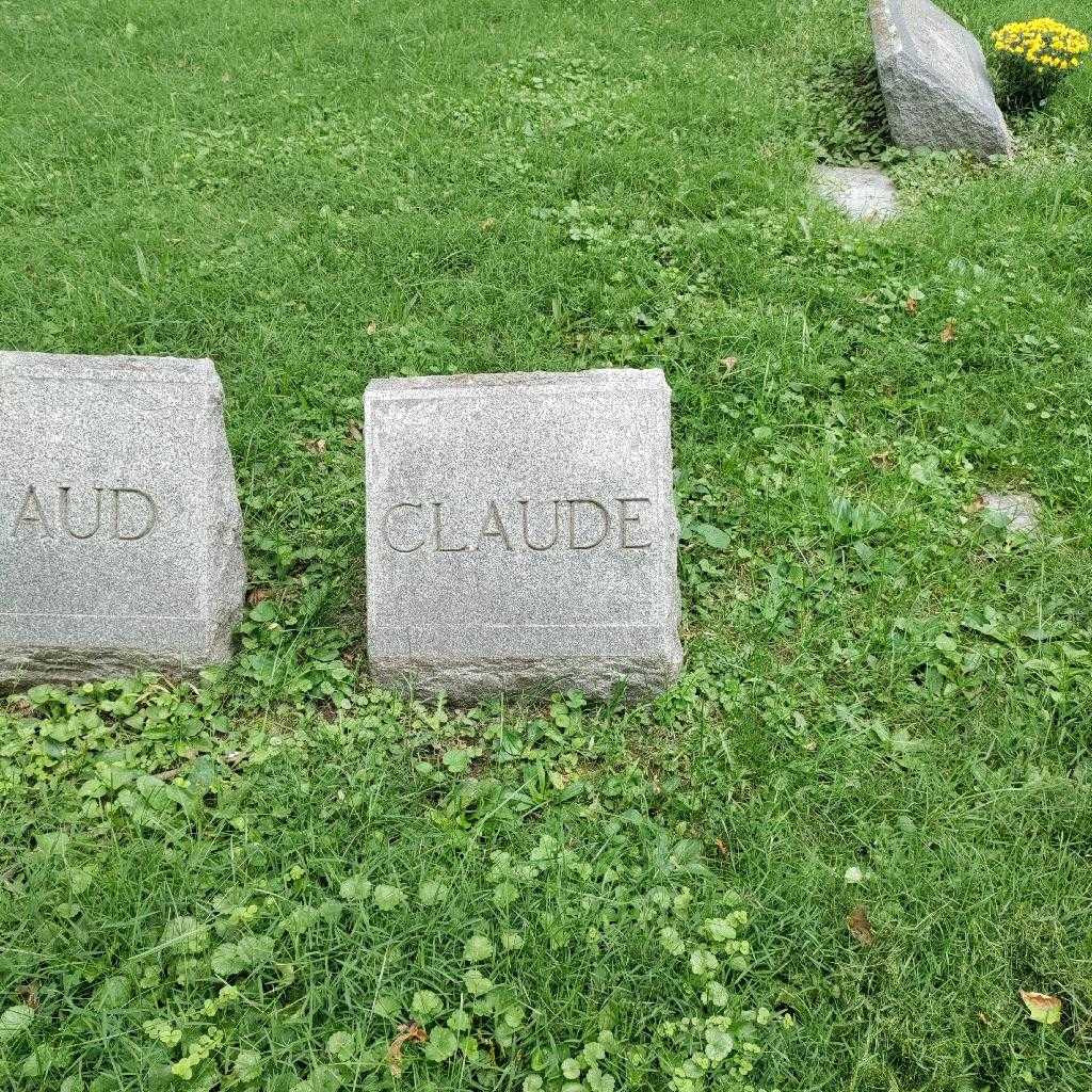 Claude Bauer's grave. Photo 3