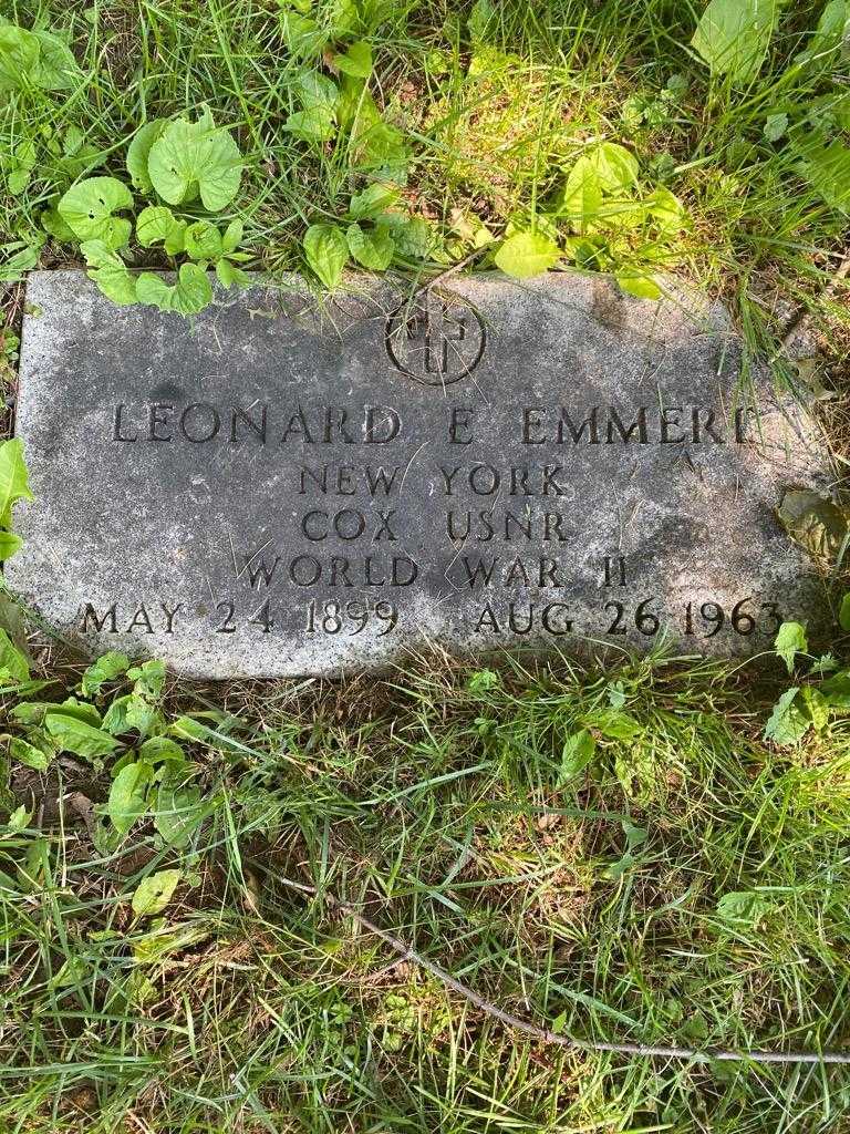 Leonard E. Emmert's grave. Photo 4