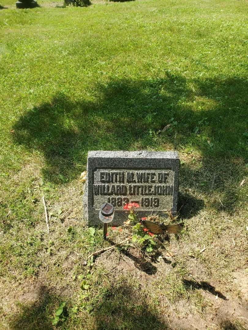 Edith May Littlejohn's grave. Photo 2