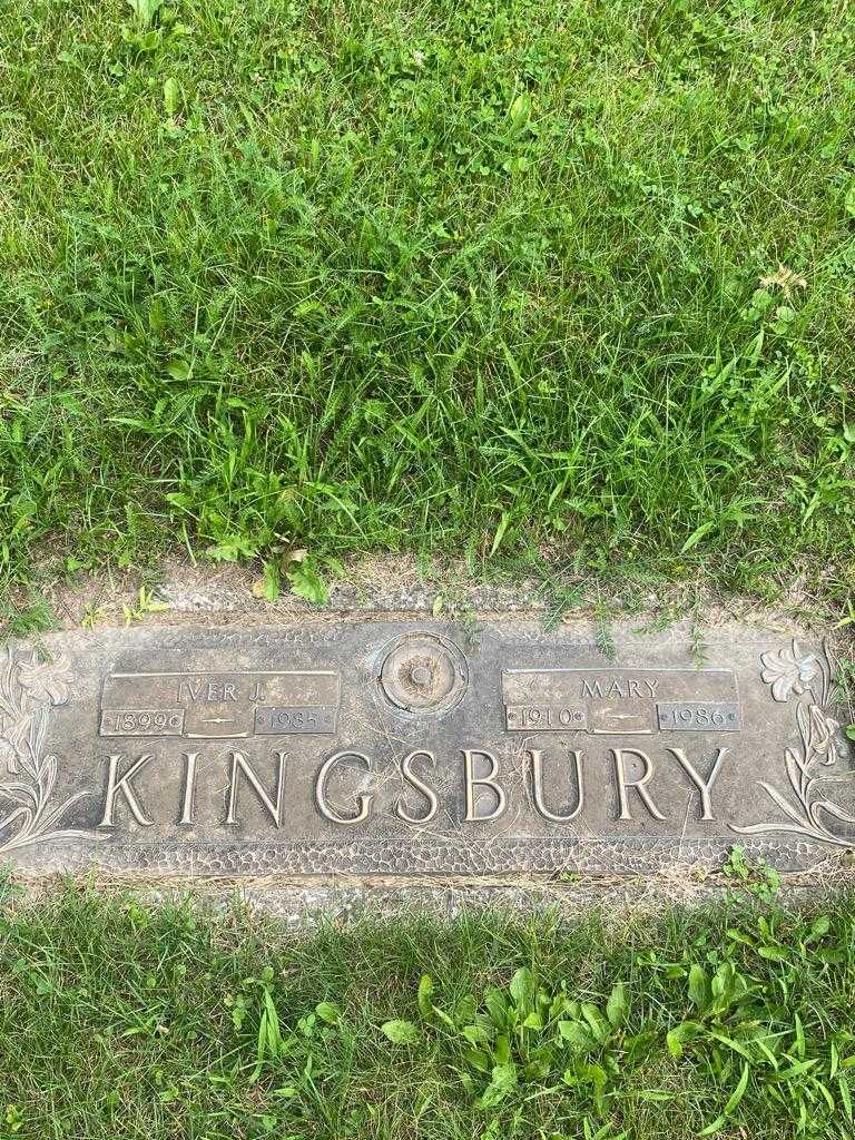 Mary Kingsbury's grave. Photo 3