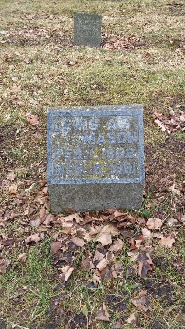 Lewis A. Mason's grave. Photo 2