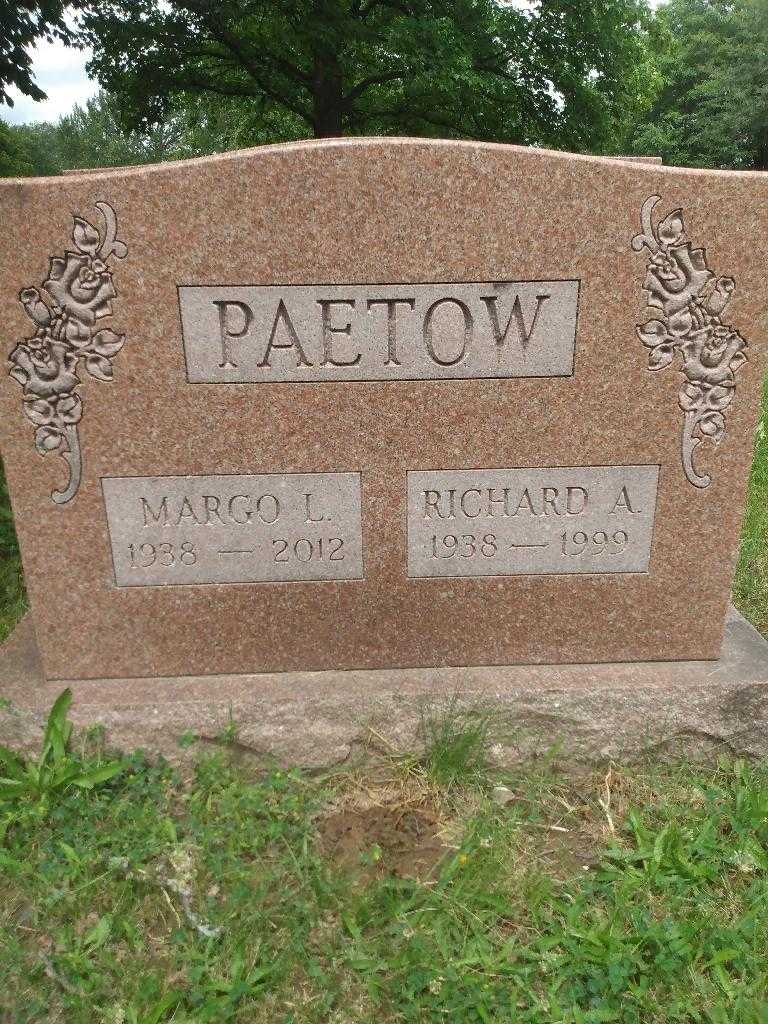 Margo L. Paetow's grave. Photo 1