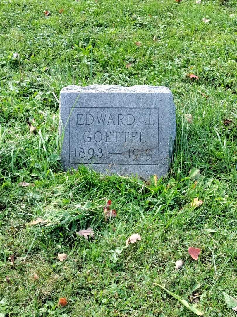 Edward J. Goettel's grave. Photo 2