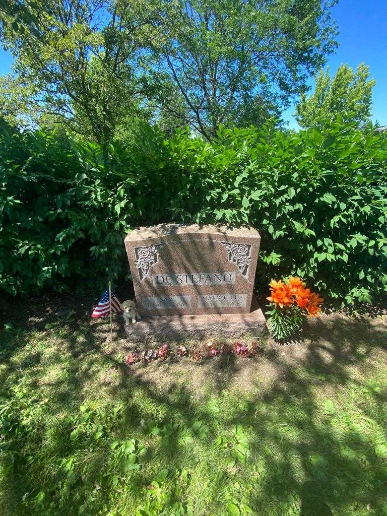 Margie Lea De Stefano's grave. Photo 1