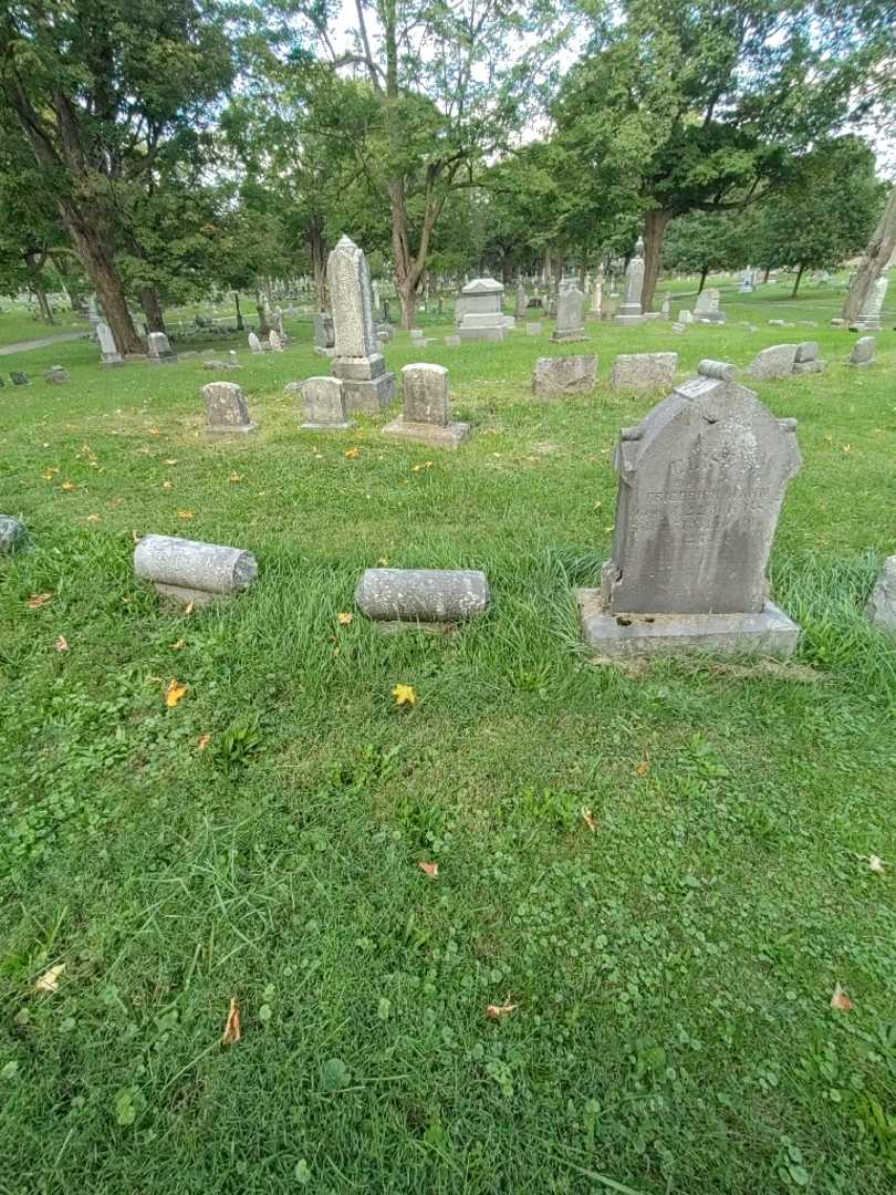 Elizabeth Kempter's grave. Photo 1