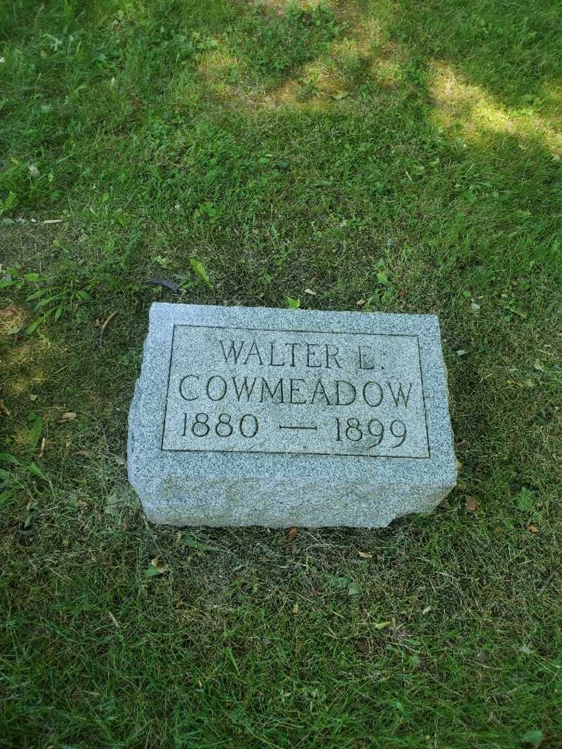 Walter E. Cowmeadow's grave. Photo 3