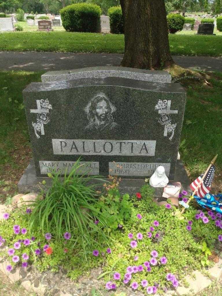 Mary Margaret Pallotta's grave. Photo 3