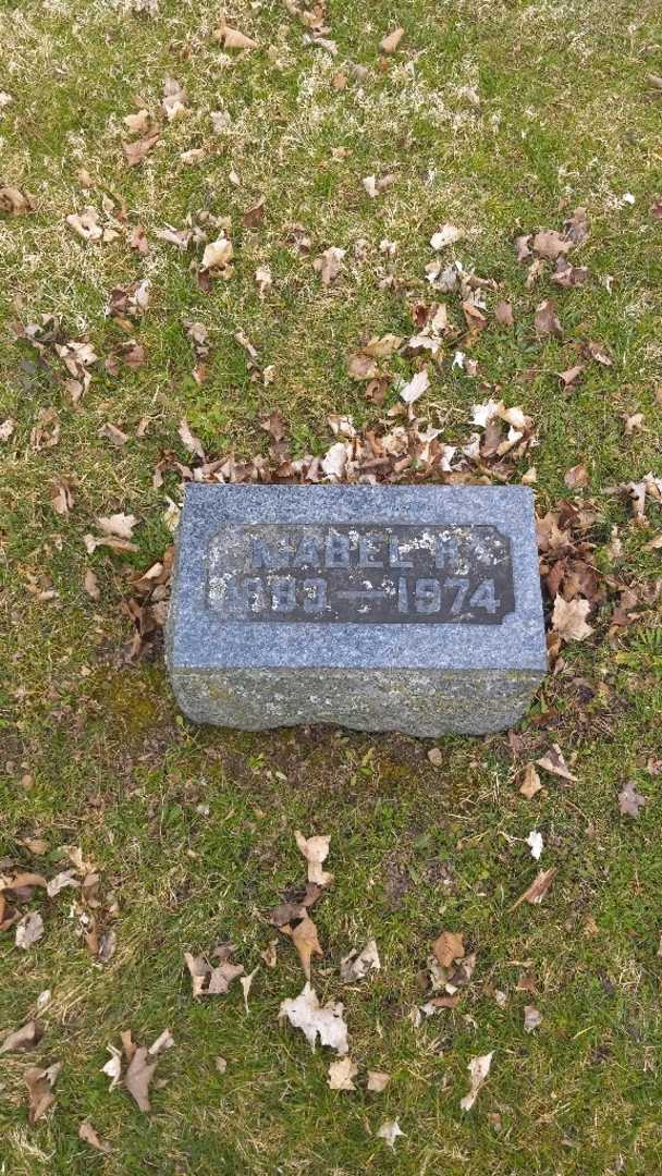 Mabel H. King's grave. Photo 2