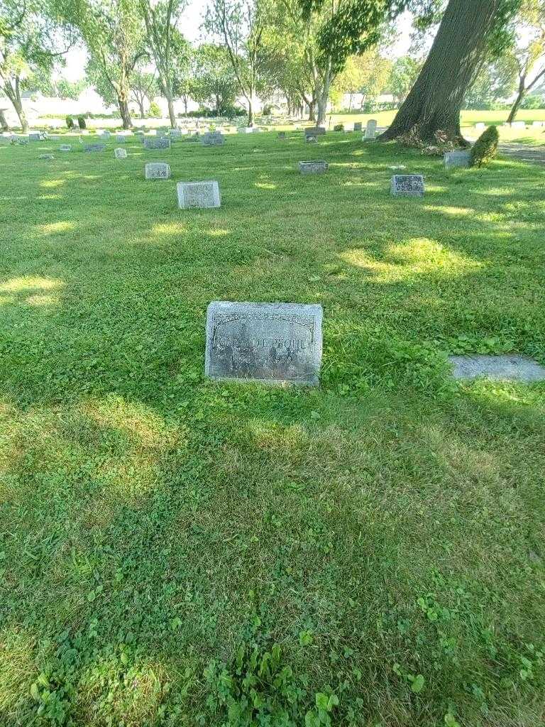 Gerald E. Pfohl's grave. Photo 1