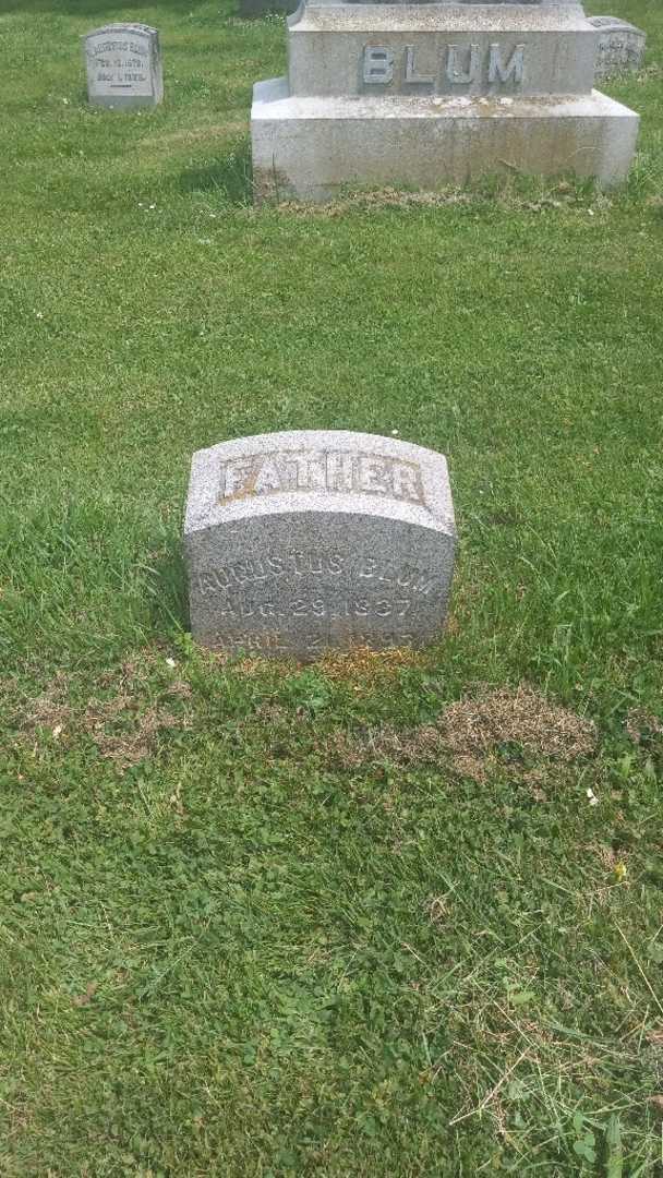 Augustus Blum's grave. Photo 2