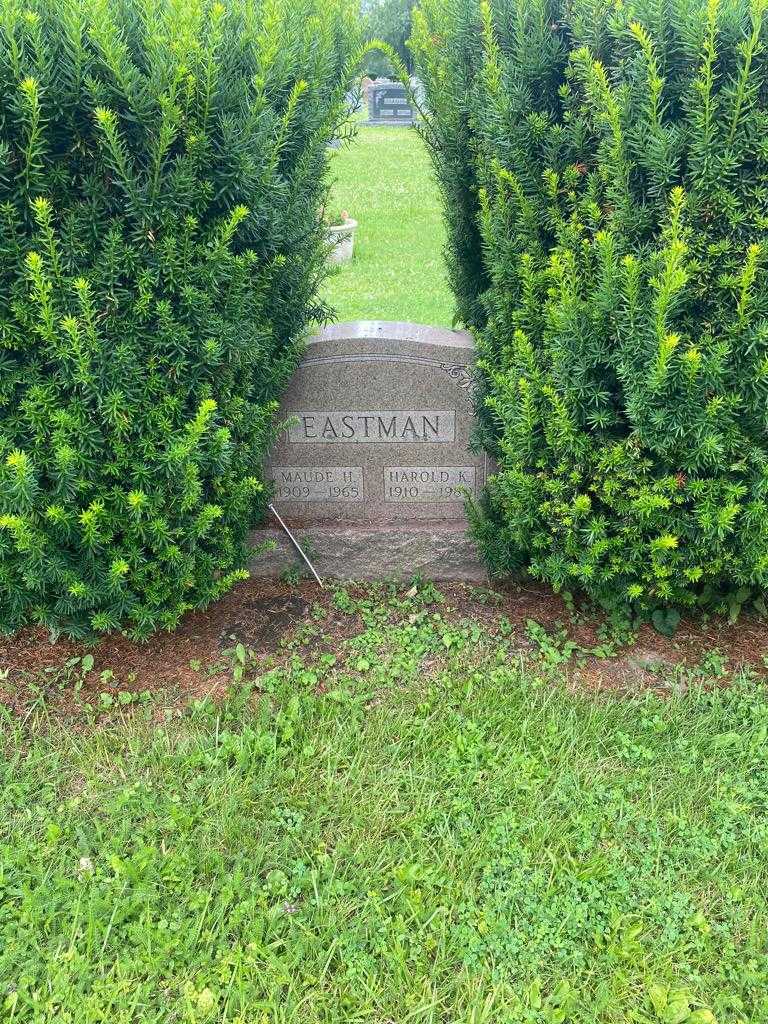 Shirley Harding's grave. Photo 2