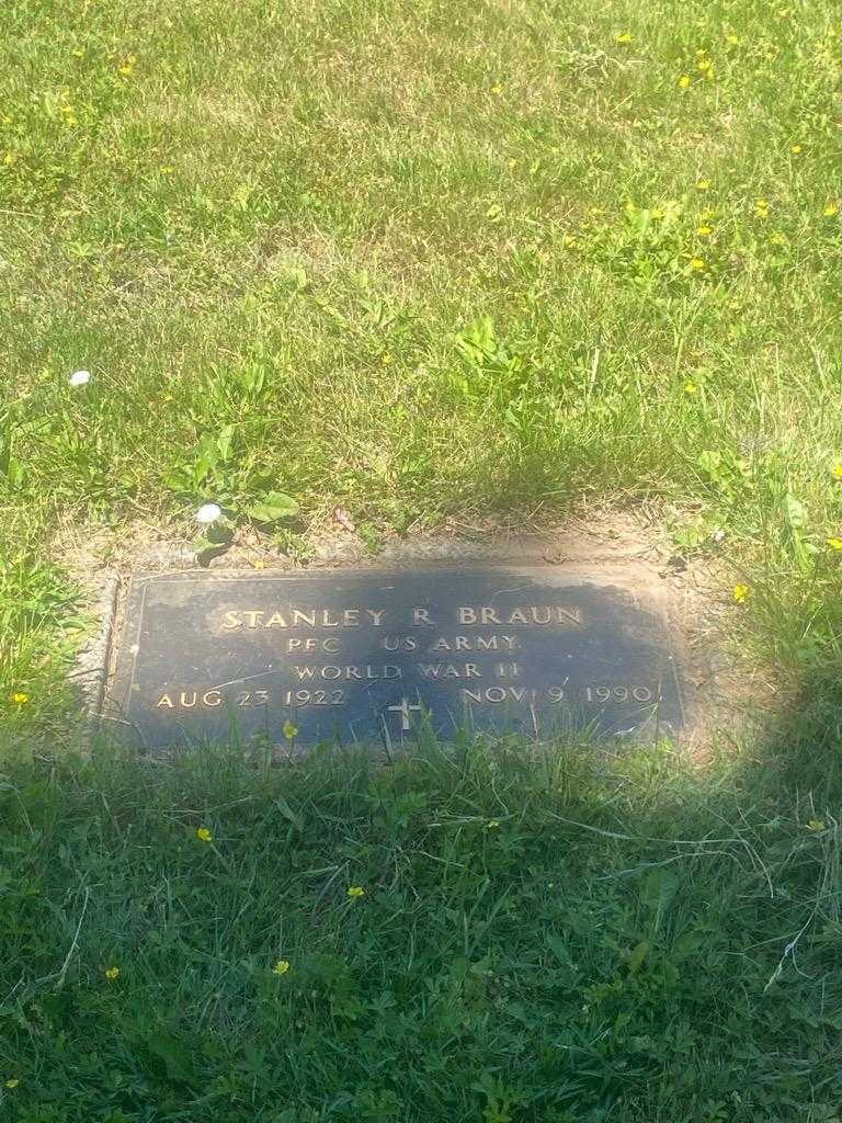 Stanley R. Braun's grave. Photo 1