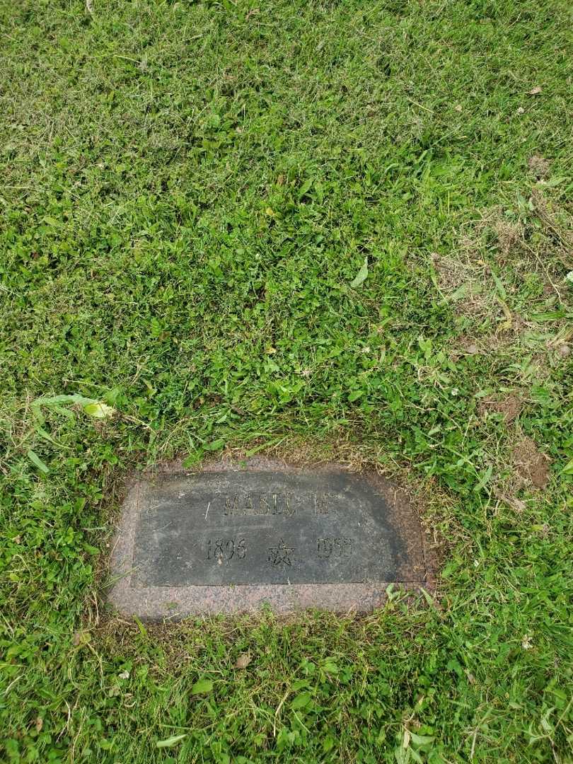 Mabel M. Gwynn's grave. Photo 2