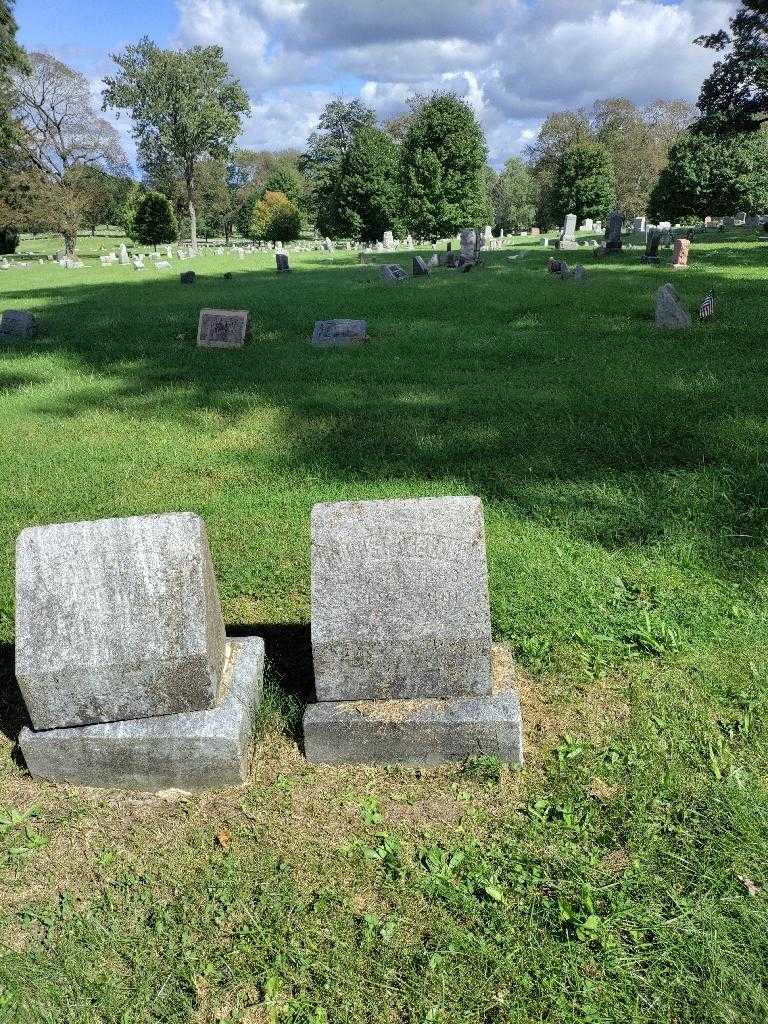 August Weldle's grave. Photo 1