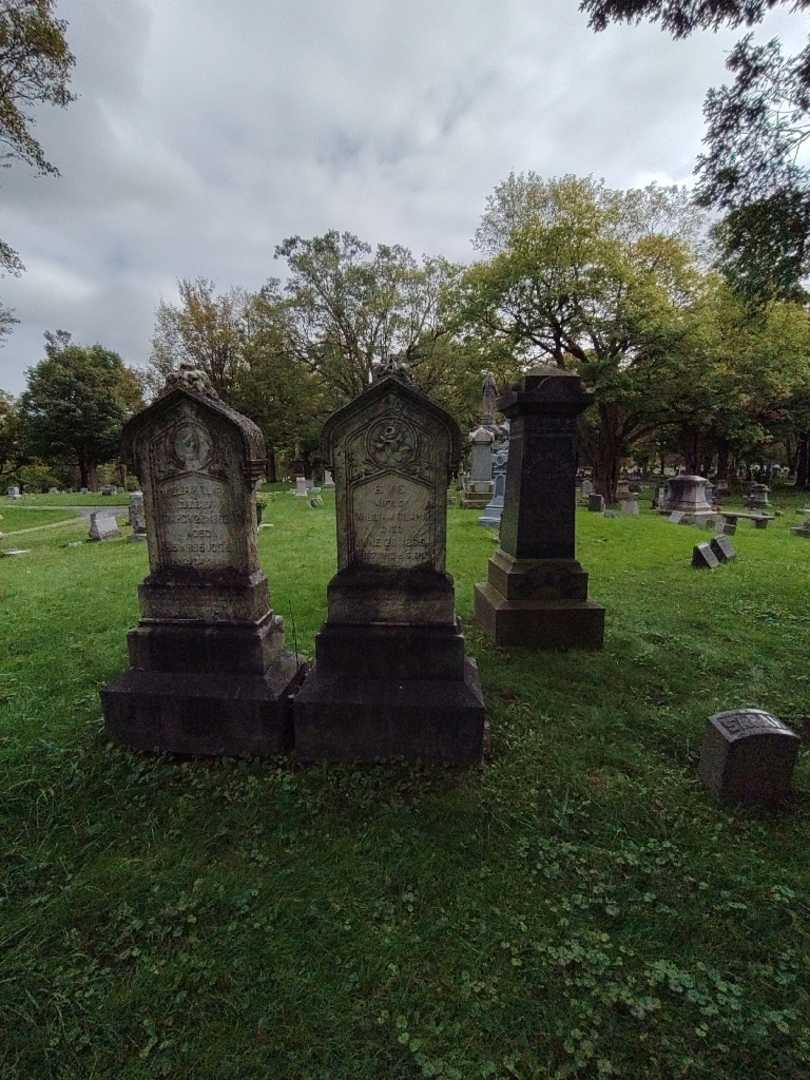 Eve Clark's grave. Photo 1