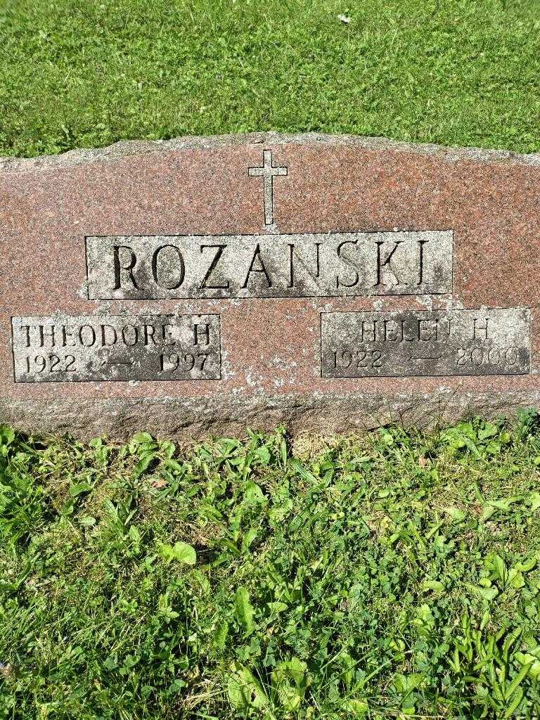 Theodore H. Rozanski's grave. Photo 3