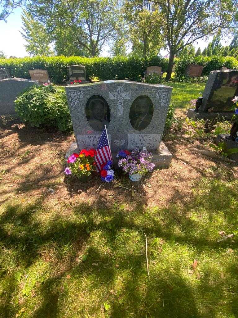 Vuong Maria Thi Bui's grave. Photo 1