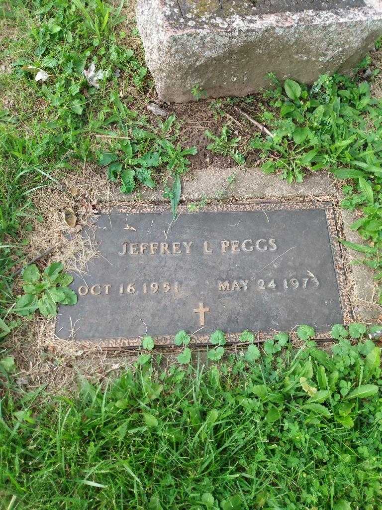 Jeffrey L. Peggs's grave. Photo 3