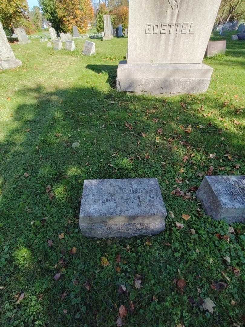 Clara K. Goettel's grave. Photo 1