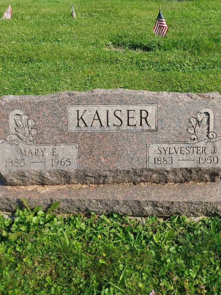 Sylvester J. Kaiser's grave. Photo 3